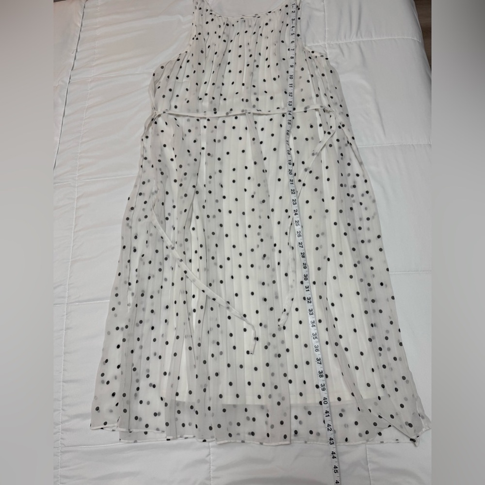 Pleated polka dot dress. Banana Republic size 4P. - Picture 4 of 8